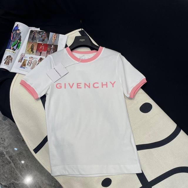 原版购入开发 Givenchy 24Ss新款 独家限定系列t恤 樱花粉和少女白两个配色哦 经典合体版型字母t恤 粉 白sml